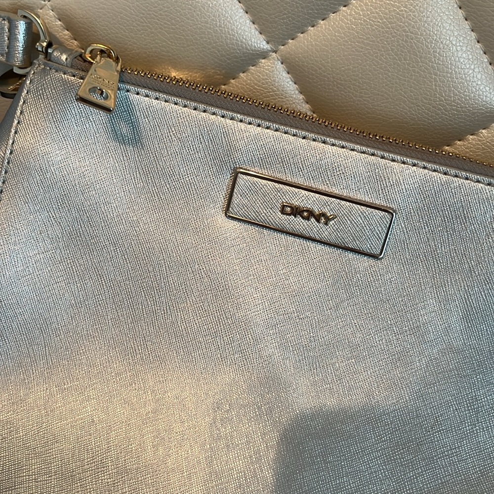 Like new! - Picture 2 of 3